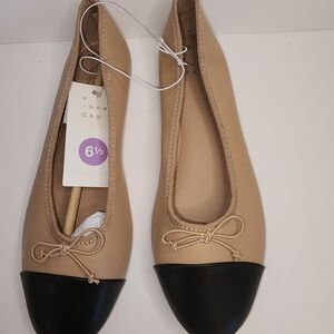 NWT A New Day Women’s Janie Ballet Flats in Nude/Black in size 6.5